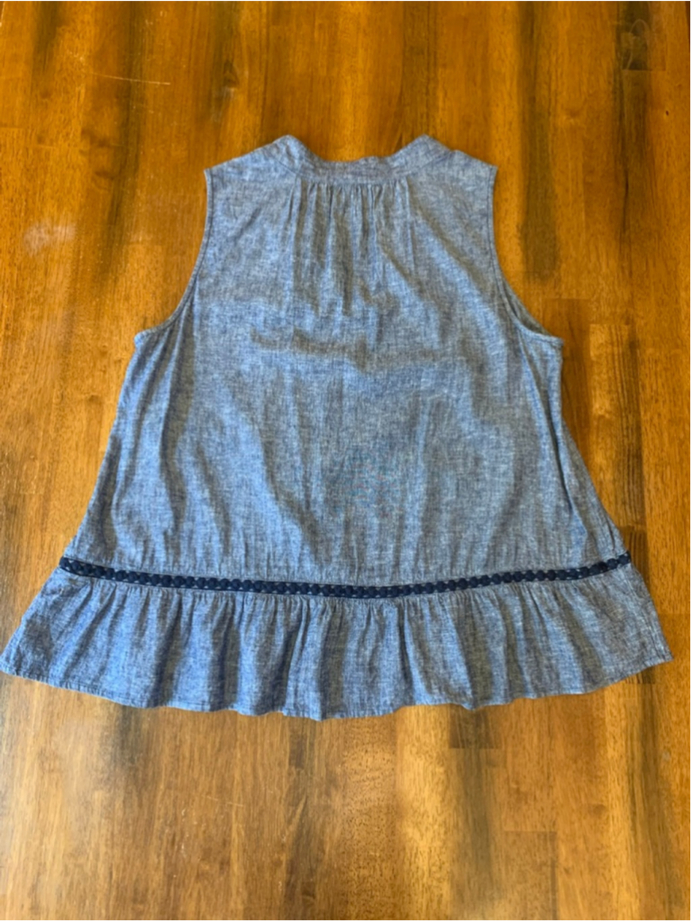 Crown & Ivy Top Large Blue Sleeveless Embroidered Trim and boho tie - Picture 7 of 7